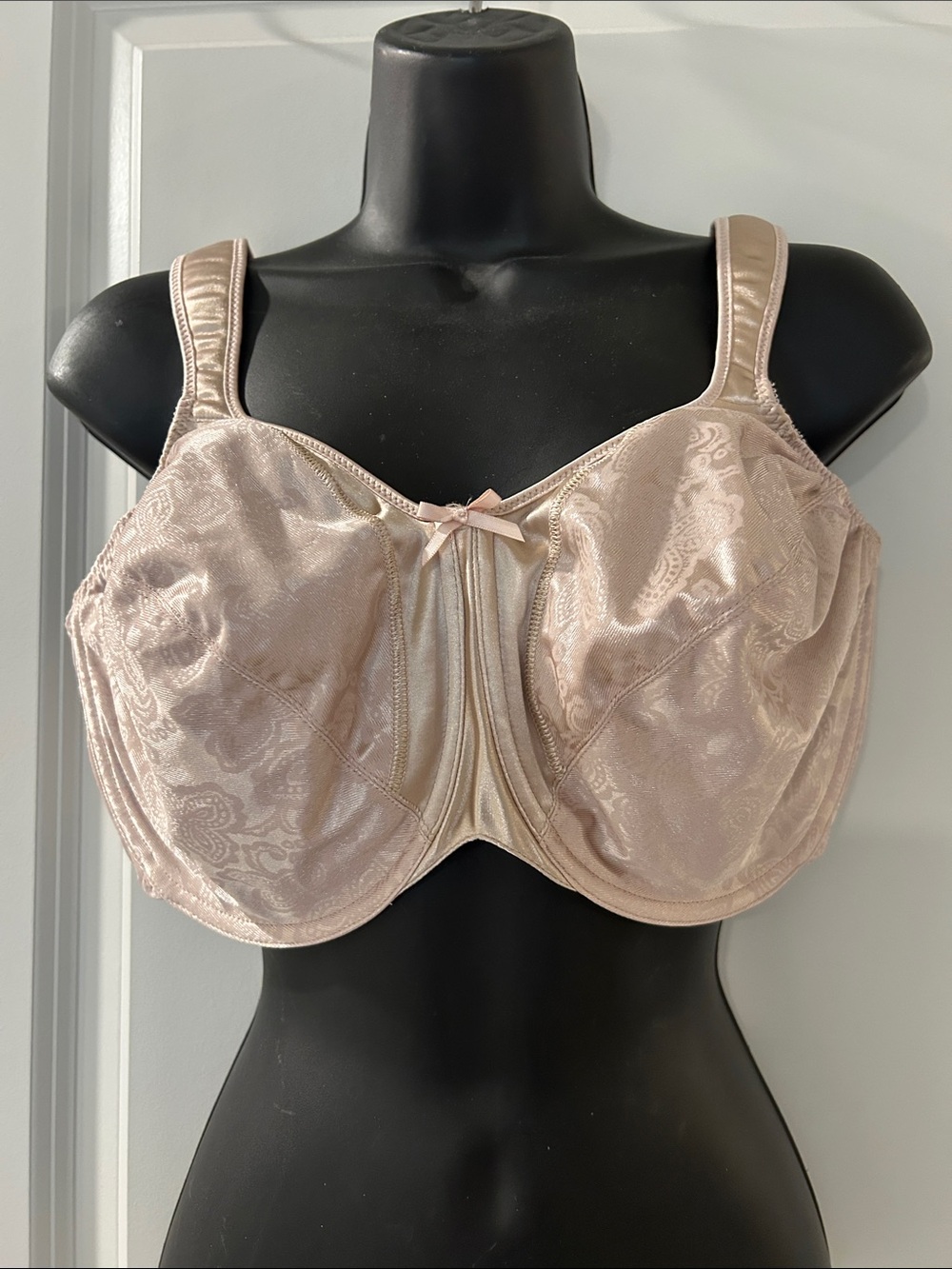 BALI Full-Coverage Lace-Detail Bra in Blush - Women's Intimates